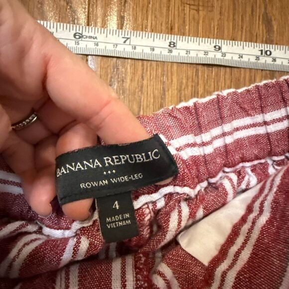 Banana Republic Rowan wide leg red tripe’s crop pant 4 - Picture 4 of 10